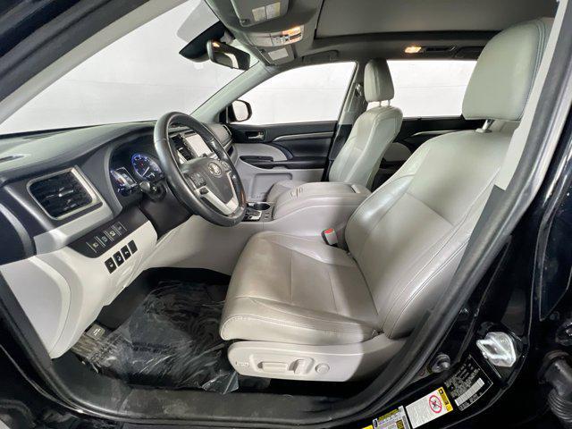 used 2018 Toyota Highlander car, priced at $27,616