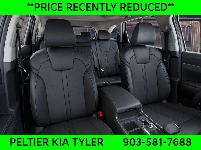 new 2025 Kia Sorento car, priced at $33,855