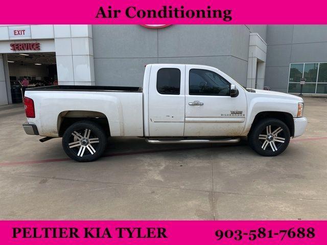 used 2009 Chevrolet Silverado 1500 car, priced at $10,900