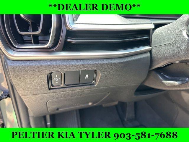 new 2025 Kia Sorento car, priced at $30,340