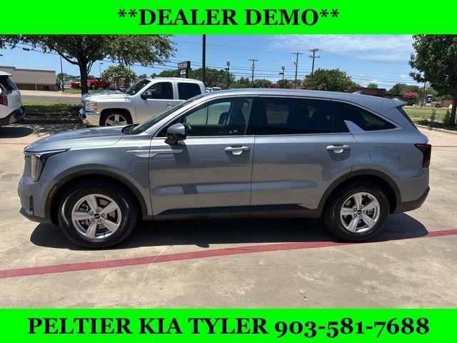 new 2025 Kia Sorento car, priced at $30,340