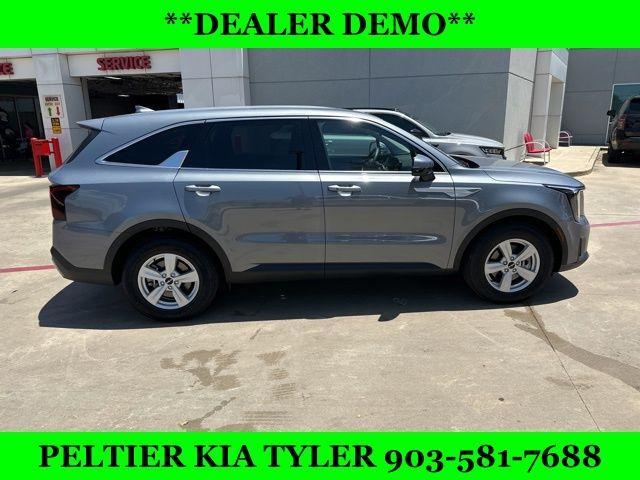 new 2025 Kia Sorento car, priced at $30,340