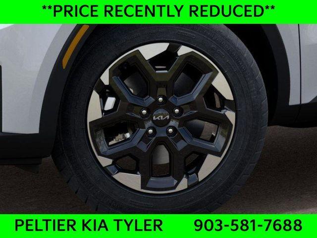 new 2025 Kia Sorento car, priced at $34,005