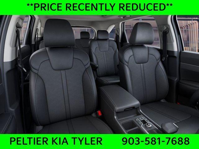 new 2025 Kia Sorento car, priced at $35,811