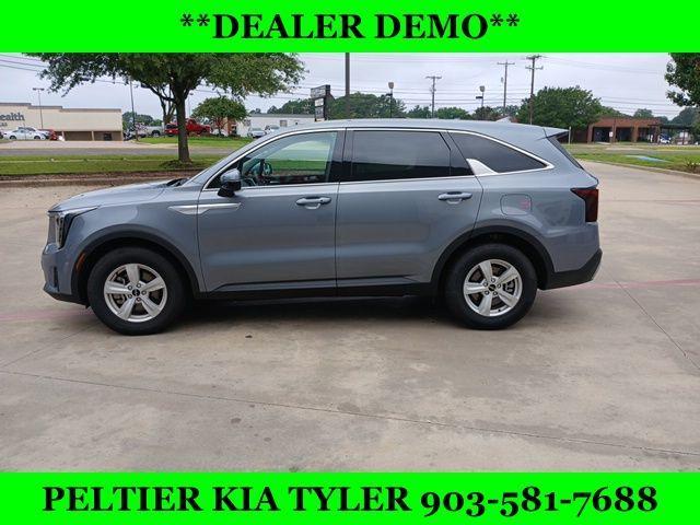 new 2025 Kia Sorento car, priced at $30,840
