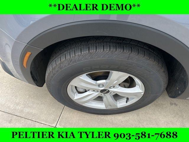 new 2025 Kia Sorento car, priced at $30,340