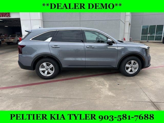 new 2025 Kia Sorento car, priced at $30,340