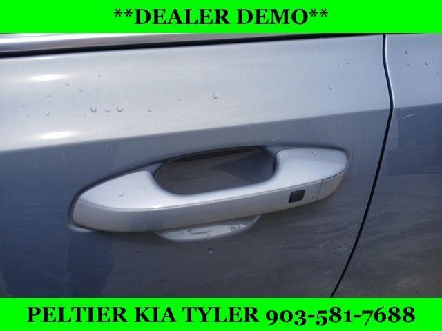 new 2025 Kia Sorento car, priced at $30,840