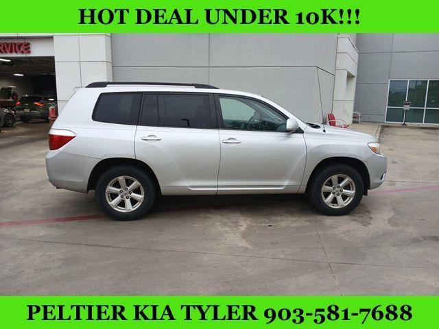 used 2009 Toyota Highlander car, priced at $9,700