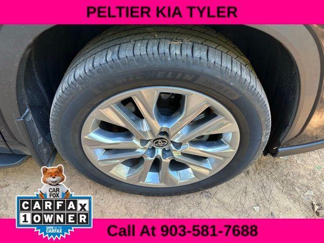 used 2020 Toyota Highlander car, priced at $29,990