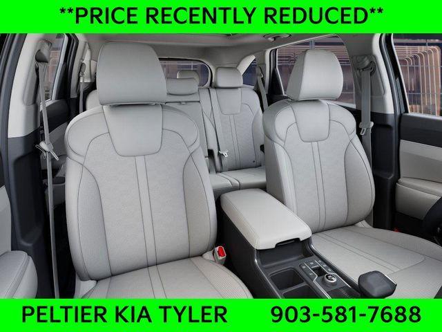 new 2025 Kia Sorento car, priced at $33,260