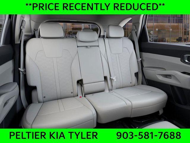 new 2025 Kia Sorento car, priced at $33,510