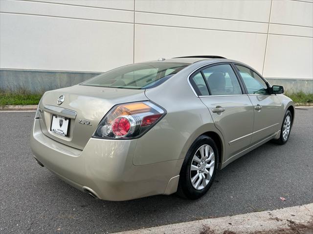 used 2009 Nissan Altima car, priced at $5,999