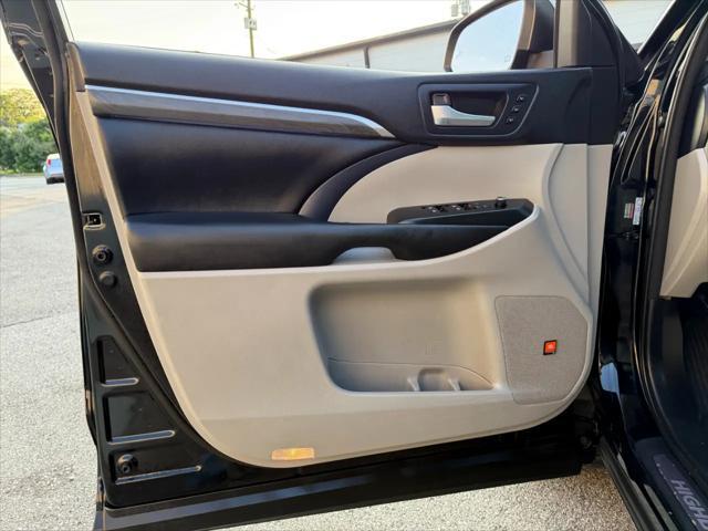used 2018 Toyota Highlander car, priced at $29,975