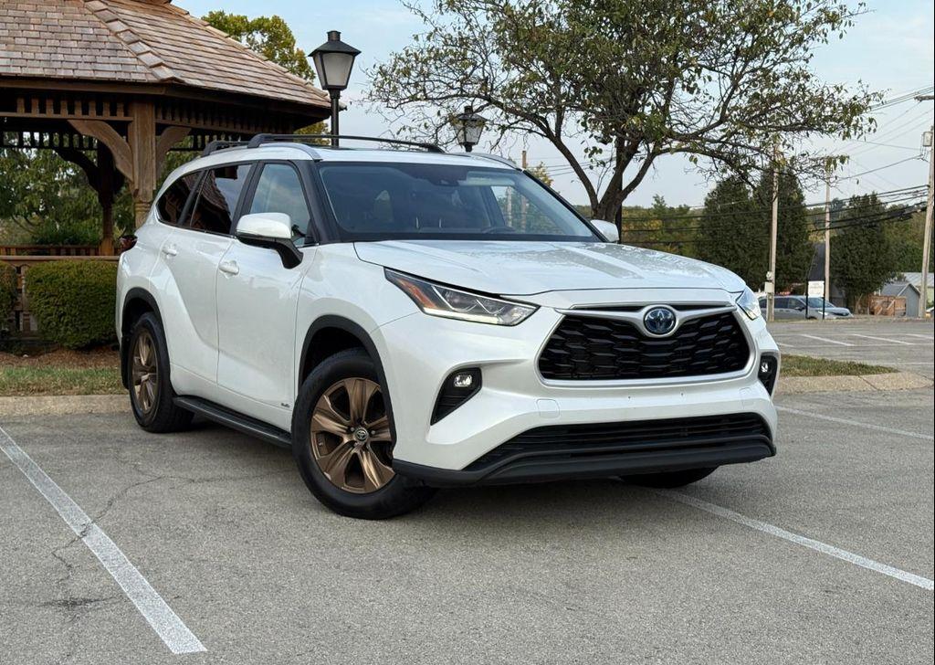 used 2023 Toyota Highlander Hybrid car, priced at $35,975