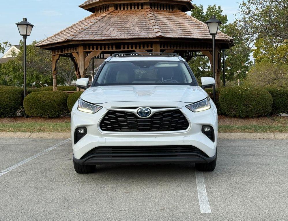 used 2023 Toyota Highlander Hybrid car, priced at $35,975