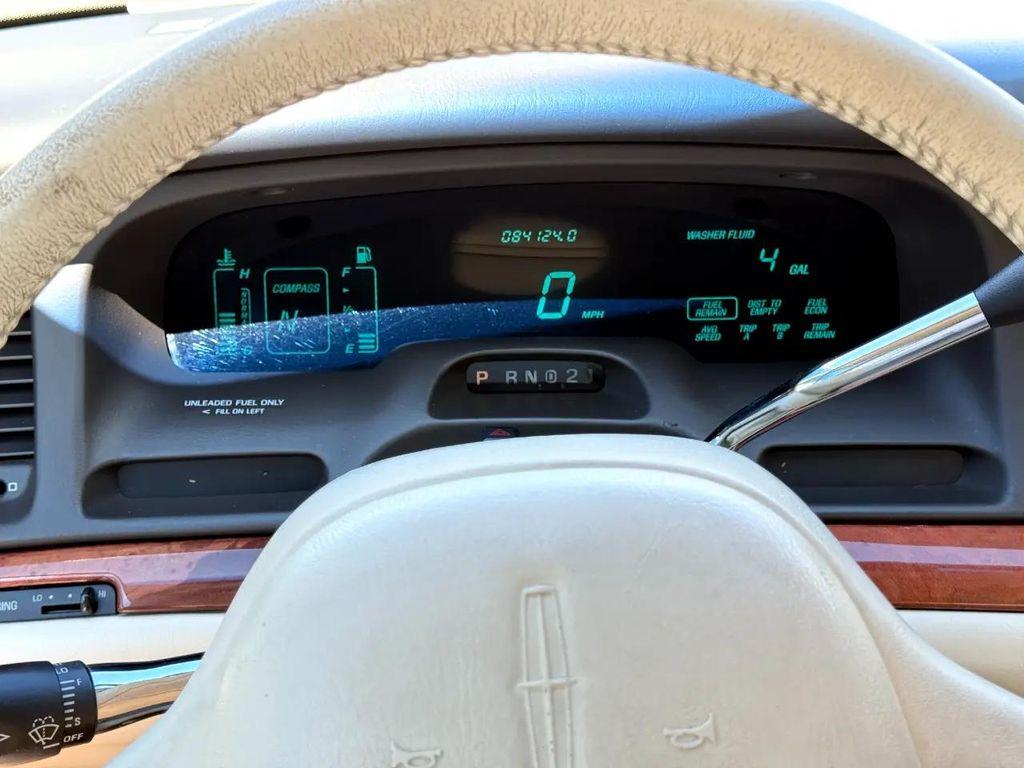 used 1996 Lincoln Town Car car, priced at $10,975