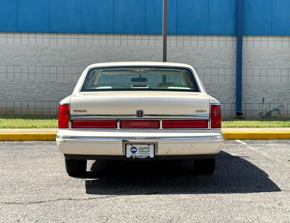 used 1996 Lincoln Town Car car, priced at $10,975