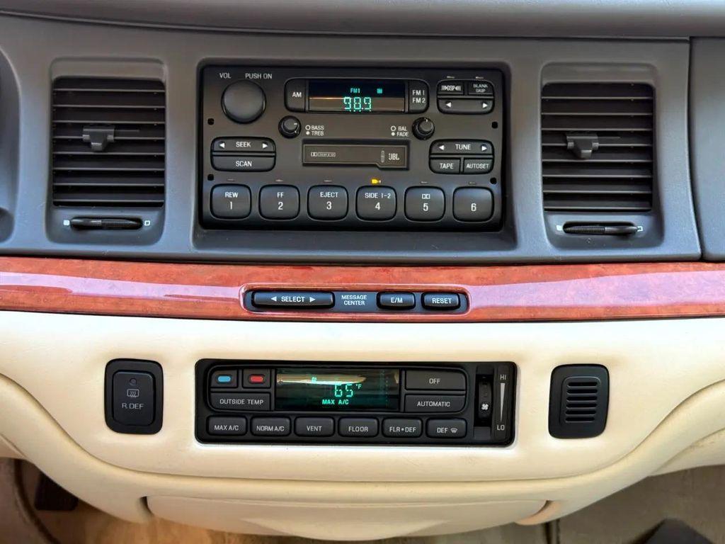 used 1996 Lincoln Town Car car, priced at $10,975