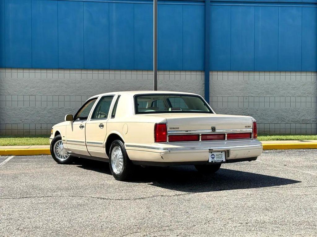 used 1996 Lincoln Town Car car, priced at $10,975