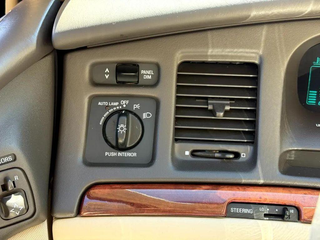 used 1996 Lincoln Town Car car, priced at $10,975