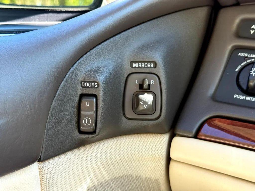 used 1996 Lincoln Town Car car, priced at $10,975