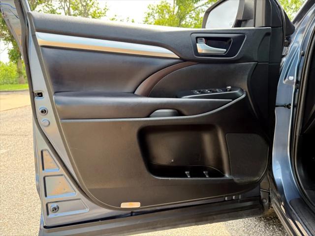 used 2019 Toyota Highlander car, priced at $28,975
