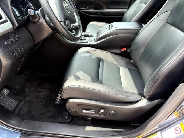 used 2019 Toyota Highlander car, priced at $28,975