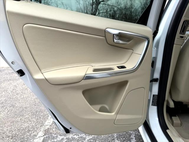 used 2016 Volvo XC60 car, priced at $15,675