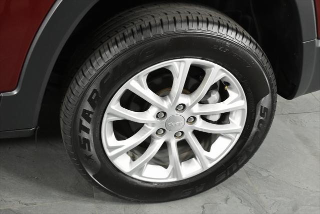 used 2020 Jeep Cherokee car, priced at $18,887