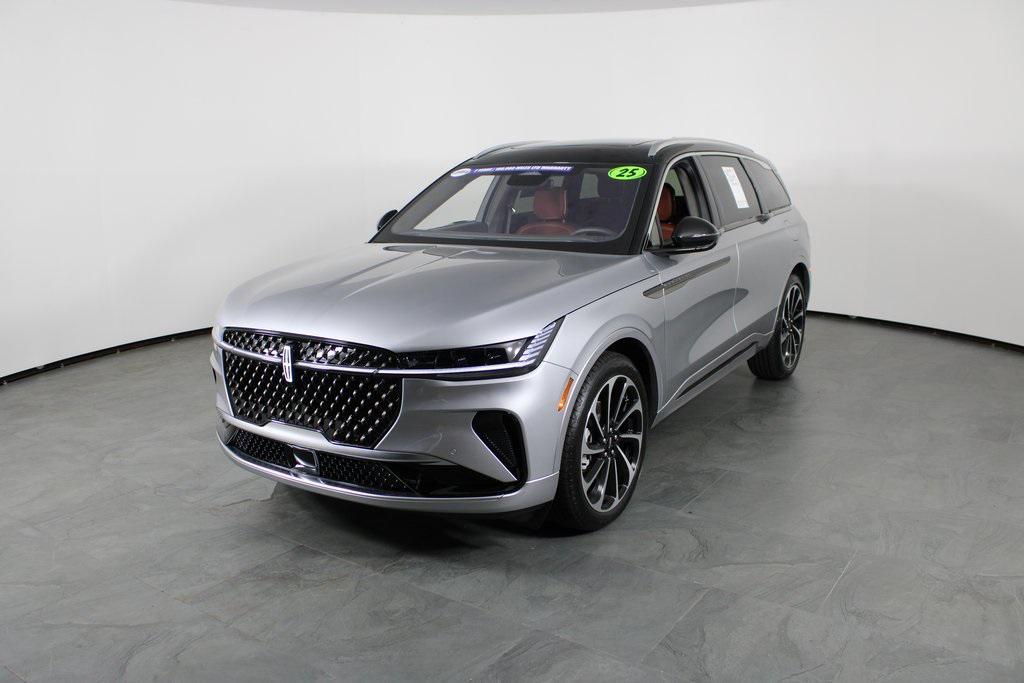 used 2025 Lincoln Nautilus car, priced at $64,987