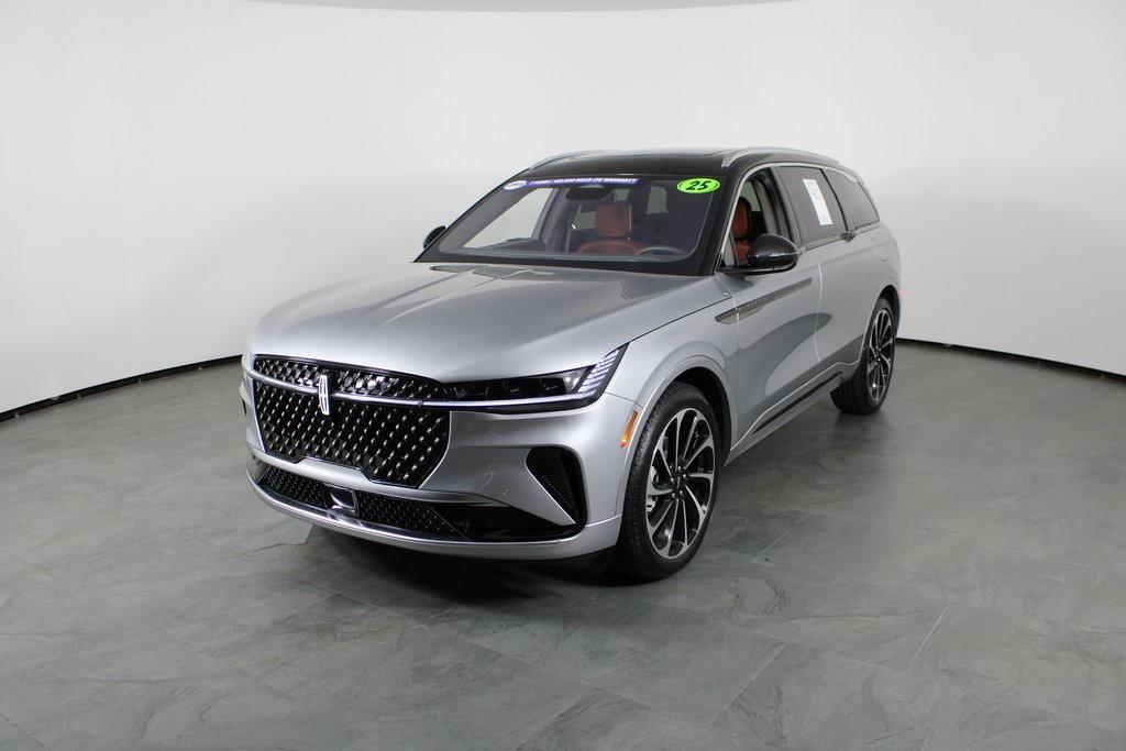 used 2025 Lincoln Nautilus car, priced at $64,987