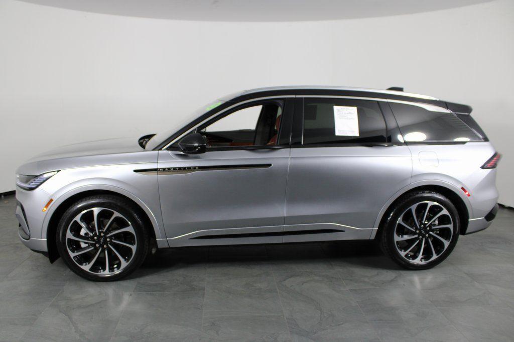 used 2025 Lincoln Nautilus car, priced at $62,347