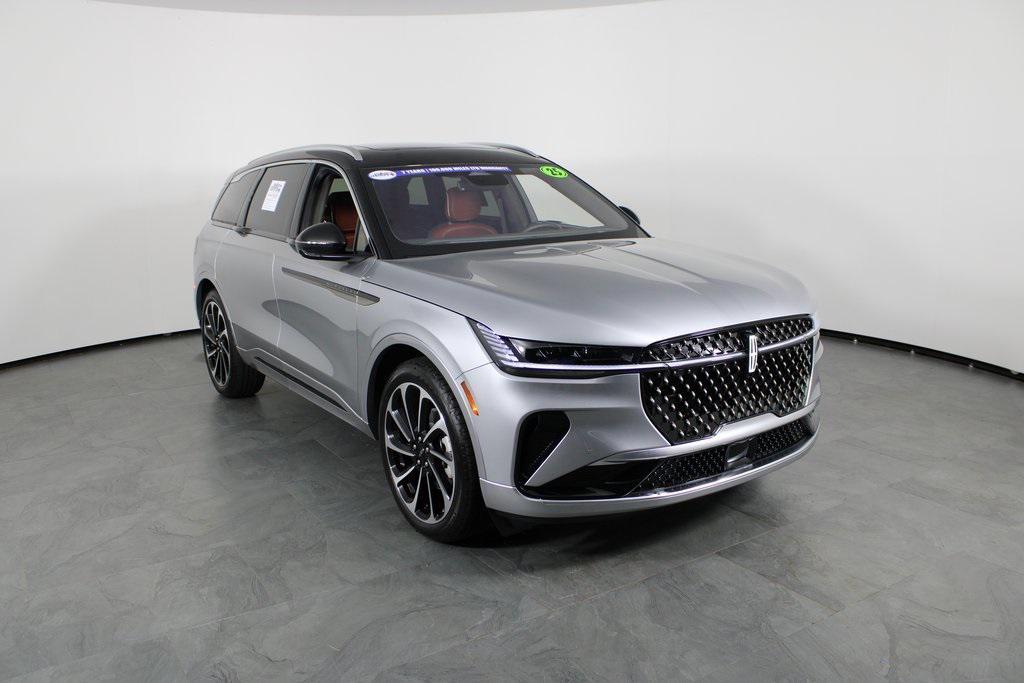 used 2025 Lincoln Nautilus car, priced at $64,987