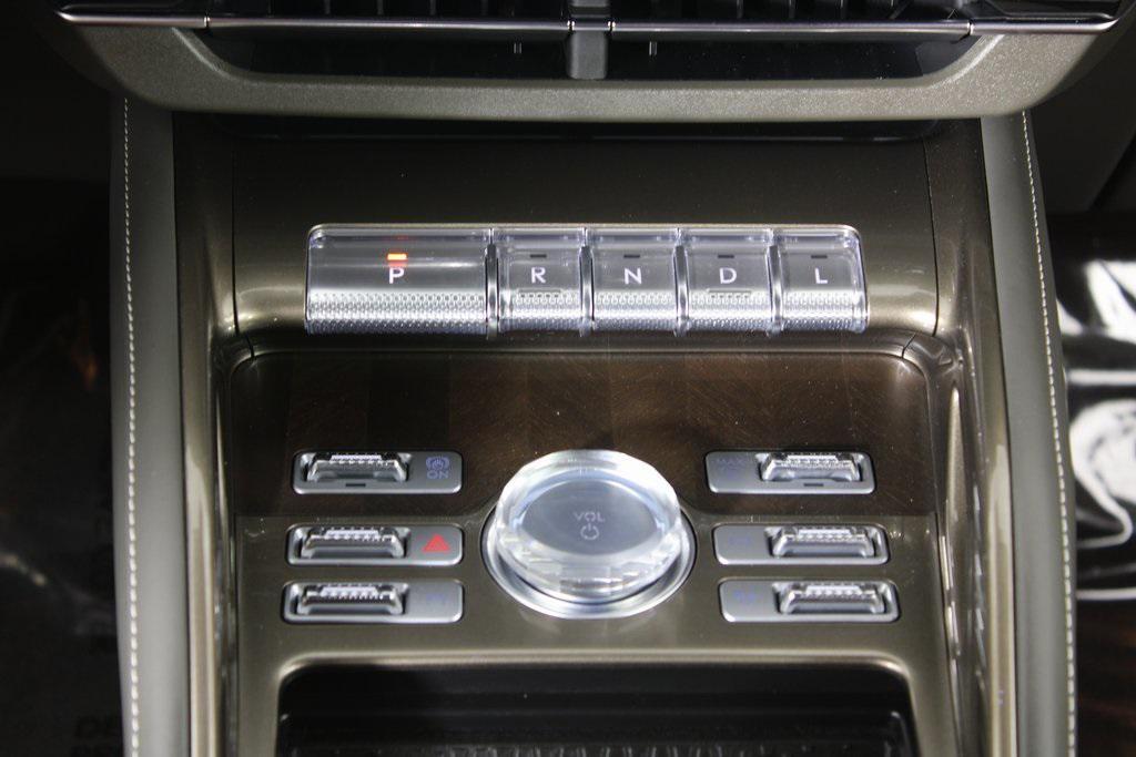 used 2025 Lincoln Nautilus car, priced at $64,987