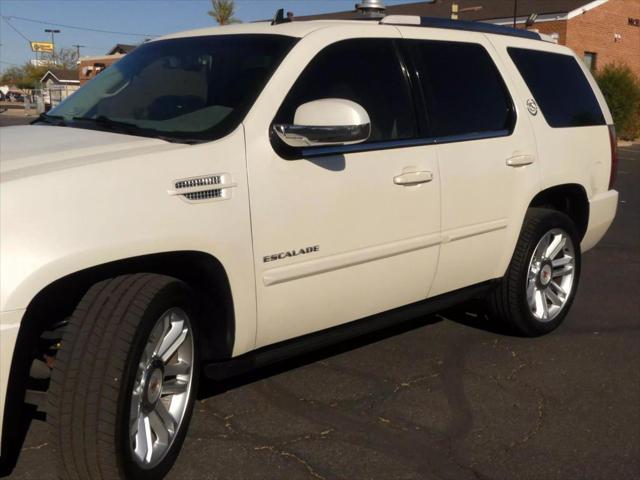 used 2014 Cadillac Escalade car, priced at $20,995