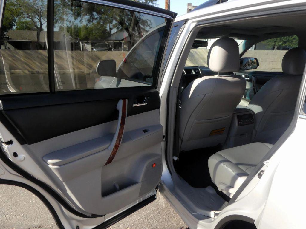 used 2012 Toyota Highlander car, priced at $13,995