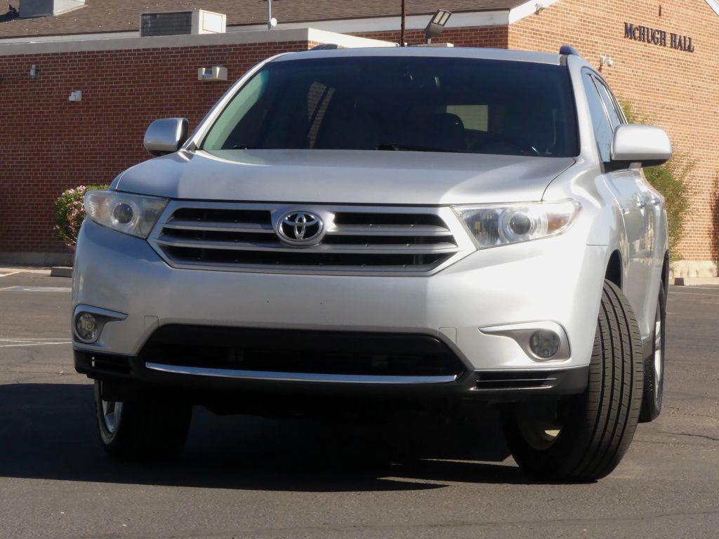 used 2012 Toyota Highlander car, priced at $13,995