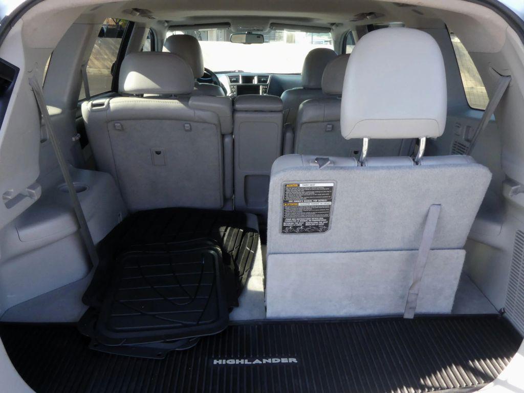 used 2012 Toyota Highlander car, priced at $13,995