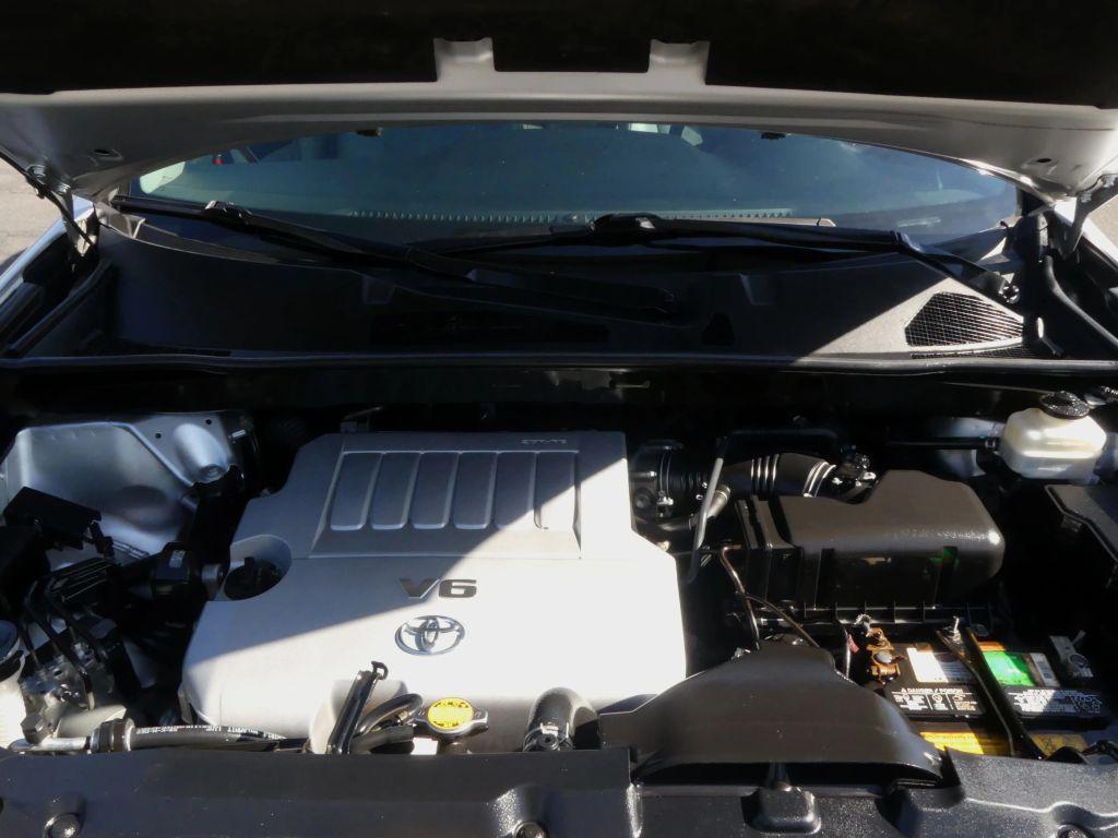 used 2012 Toyota Highlander car, priced at $13,995