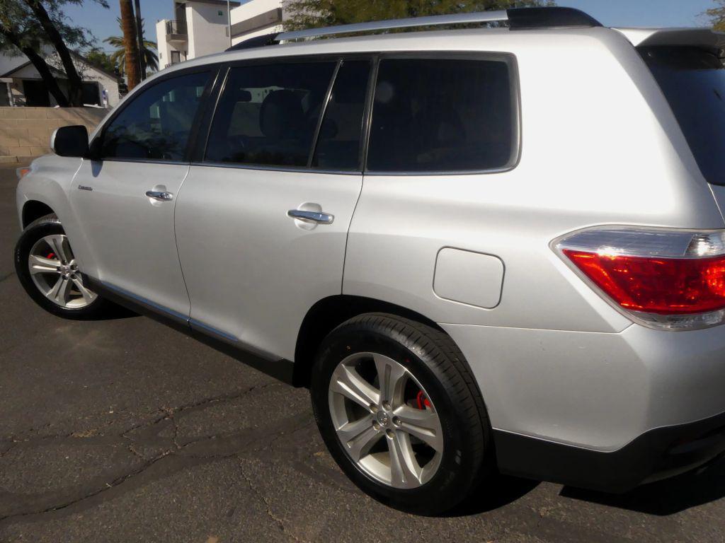 used 2012 Toyota Highlander car, priced at $13,995