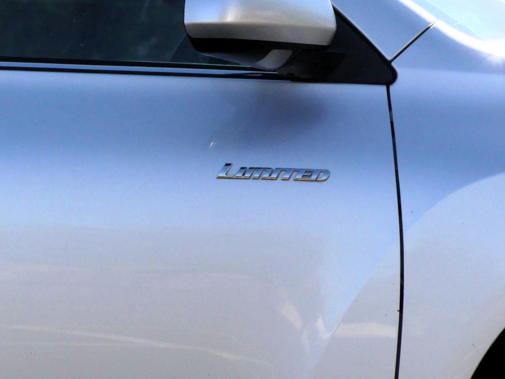 used 2012 Toyota Highlander car, priced at $13,995