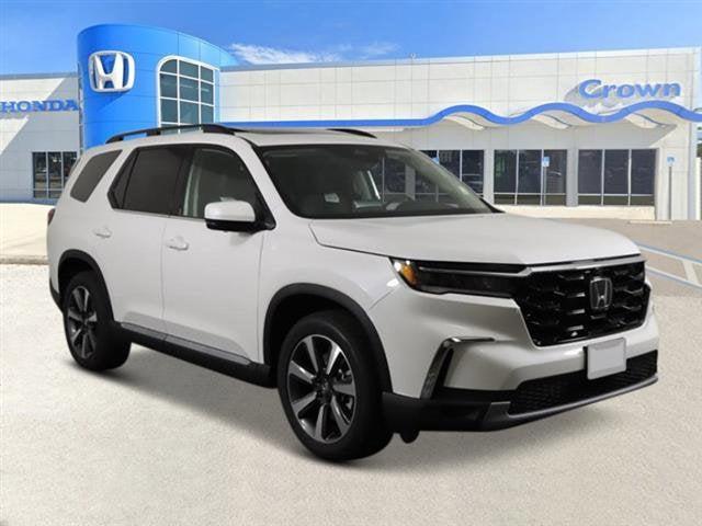 new 2025 Honda Pilot car, priced at $55,975