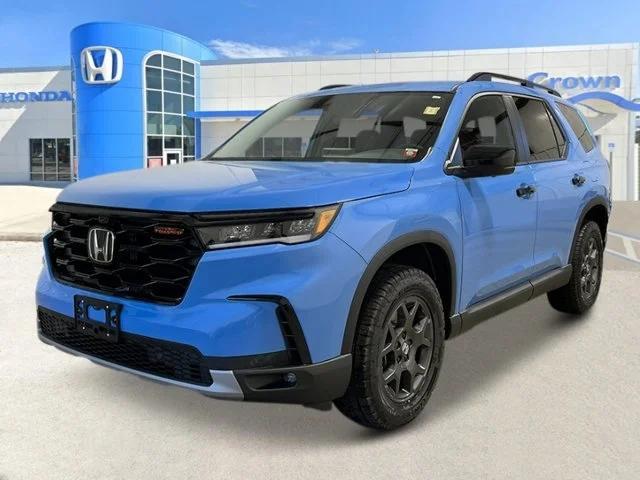 new 2025 Honda Pilot car, priced at $51,255