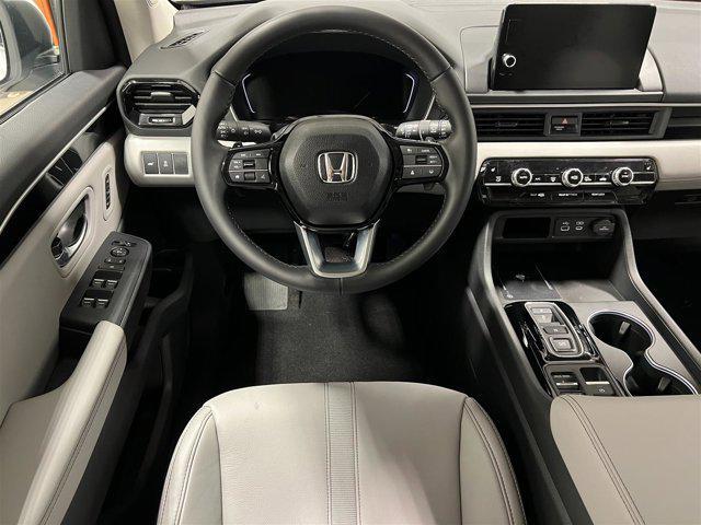 new 2025 Honda Pilot car, priced at $48,618
