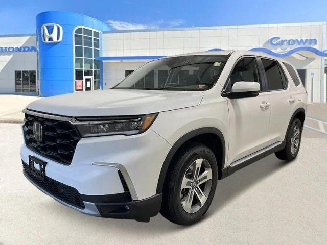 new 2025 Honda Pilot car, priced at $47,900