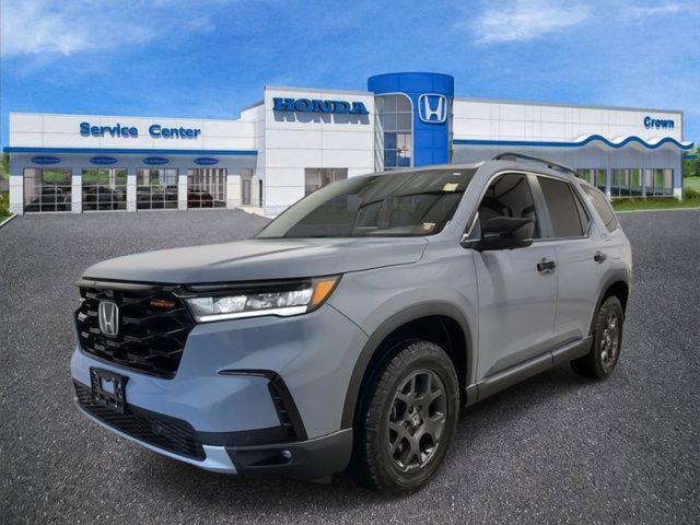 new 2025 Honda Pilot car, priced at $49,335
