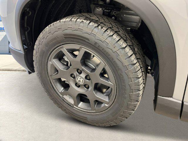new 2025 Honda Pilot car, priced at $49,079