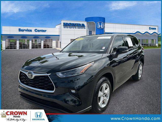 used 2022 Toyota Highlander car, priced at $23,500