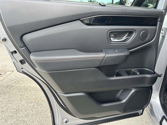 used 2025 Honda Pilot car, priced at $45,990